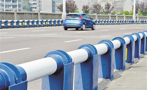 邵陽不銹鋼復(fù)合管護(hù)欄 邵陽不銹鋼復(fù)合管護(hù)欄