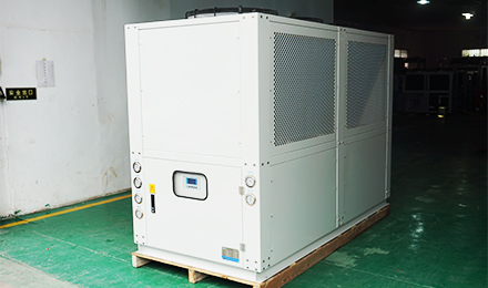 12P風(fēng)冷式冷水機(jī)機(jī)組測試