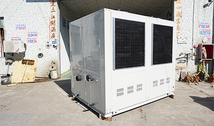 工業(yè)冷水機(jī)中循環(huán)水多久更換？